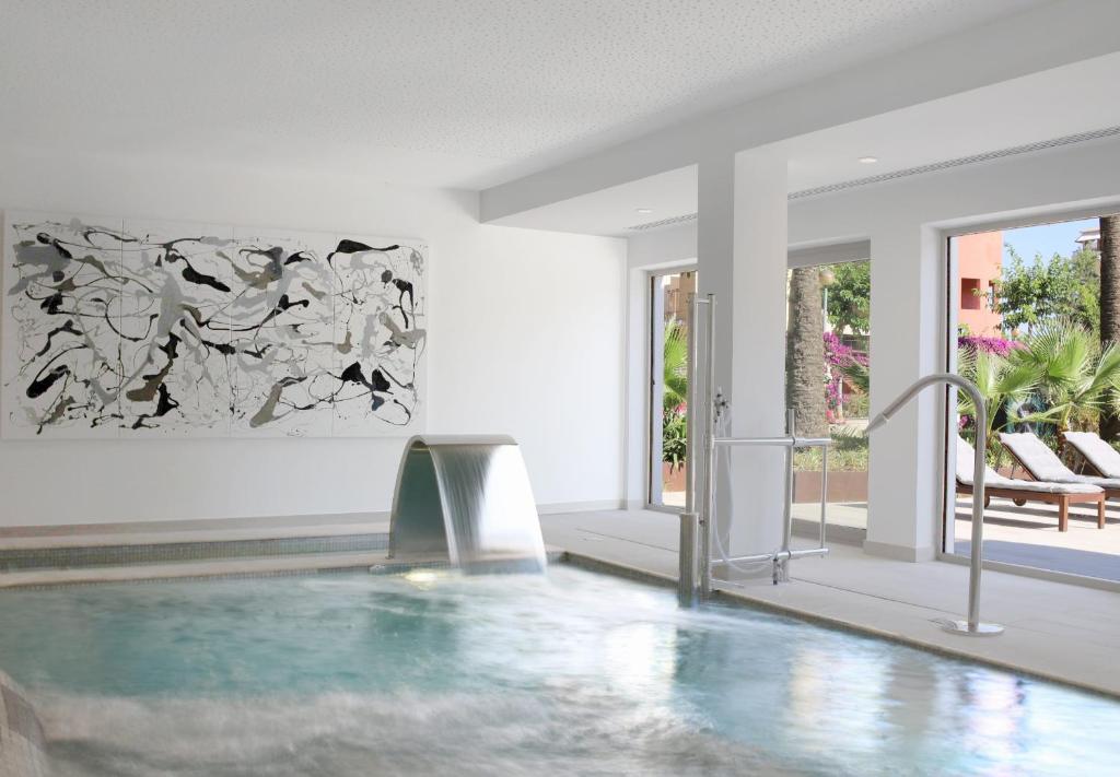 The swimming pool at or close to Hotel Morito