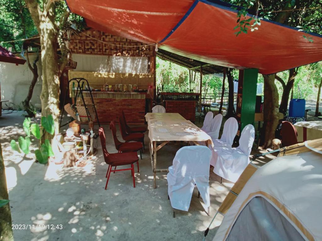 Restaurace v ubytování JUNGLE GYM LA UNION Prana fan kubo 2 pax