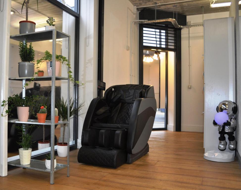 Posezení v ubytování Cosmos capsule coworking London