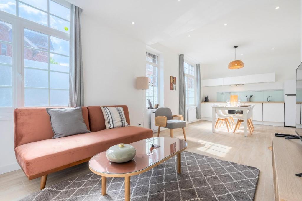 Dapur atau dapur kecil di Marcq en Baroeul two-bedroom bright and equipped