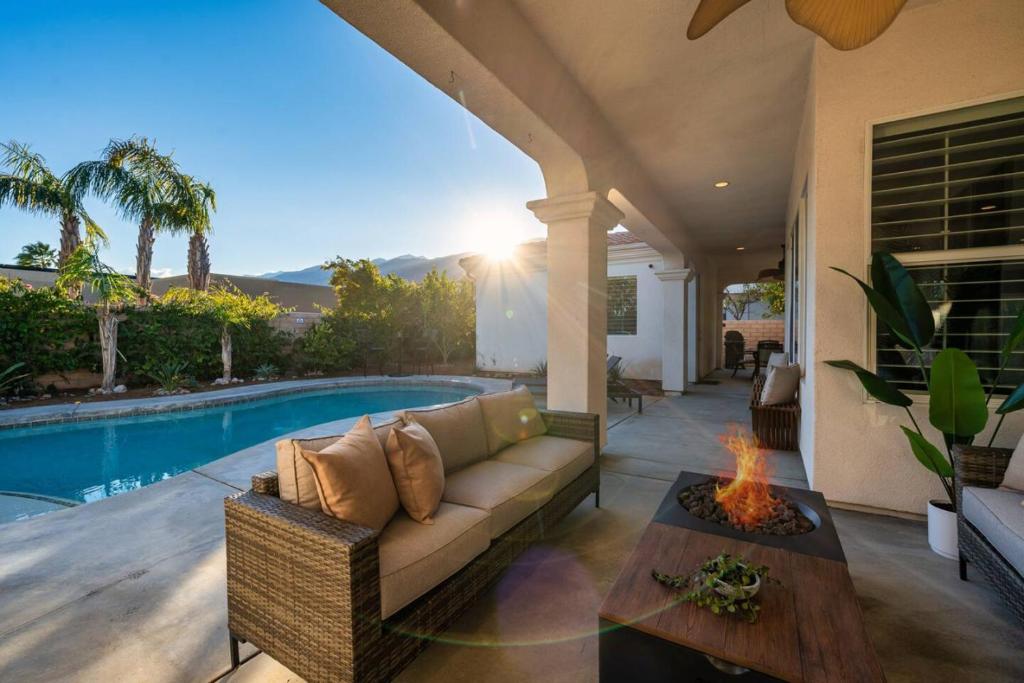 Πισίνα στο ή κοντά στο Paradise Palms With Private Pool And Spa