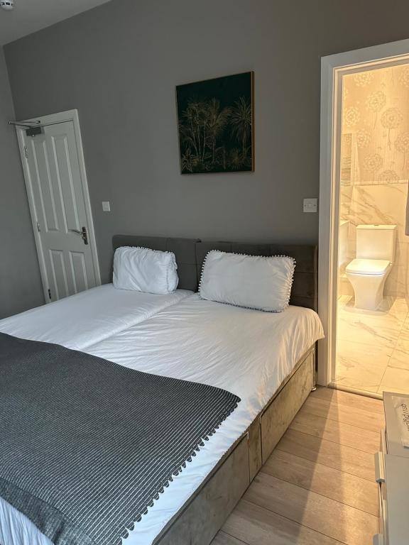 Double Room London - Deluxe Double Room