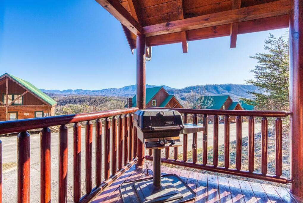 Ein allgemeiner Bergblick oder ein Berglick von des Ferienhauses aus