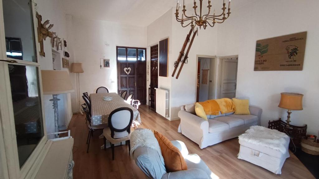 Posezení v ubytování Antico Chalet Momosa Maxi