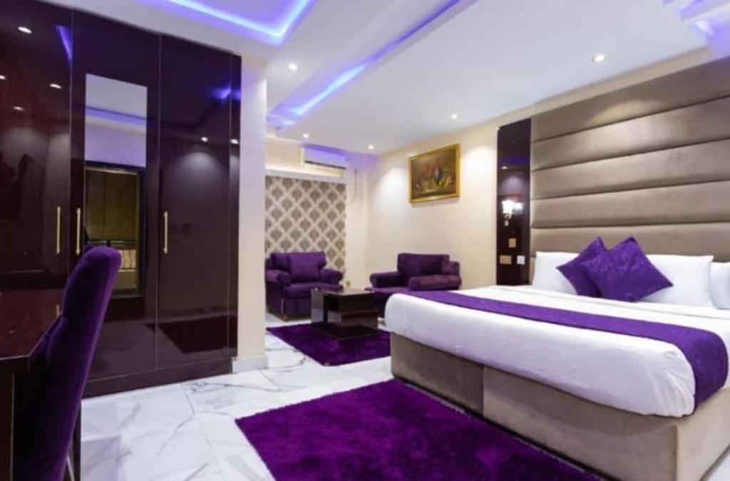 Katil atau katil-katil dalam bilik di Parkview Astoria Hotel