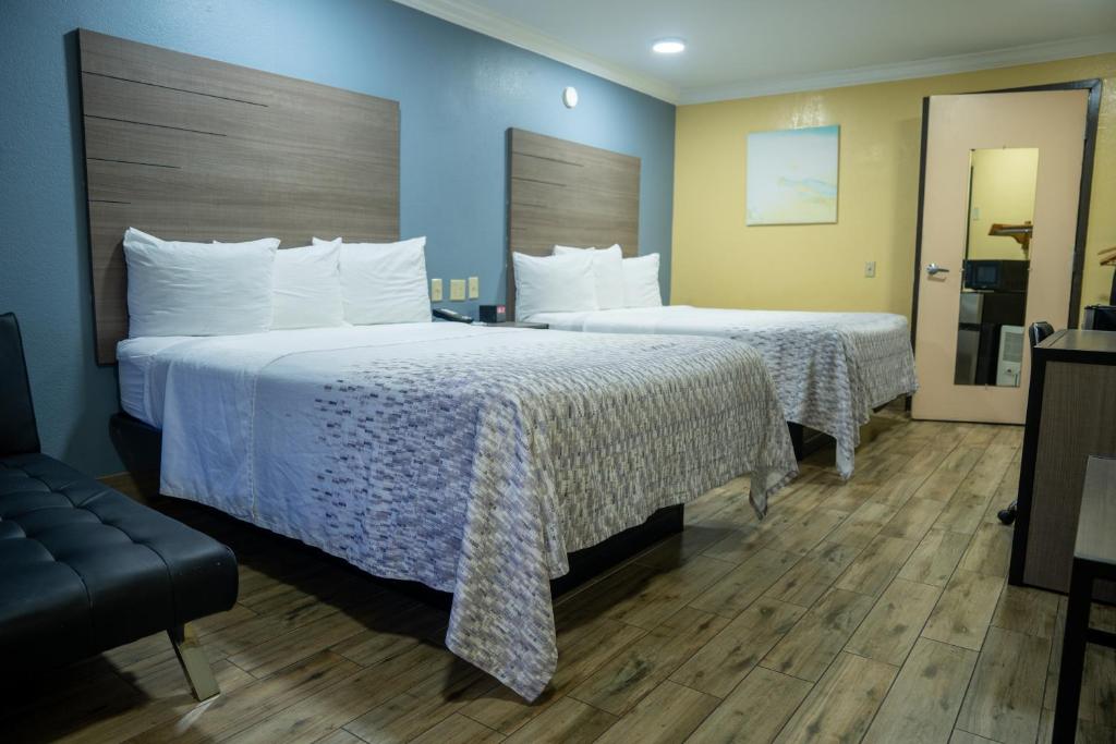 Americas Best Value Inn Fort Myers - Queen Room Met Twee Queensize Bedden - Niet Roken