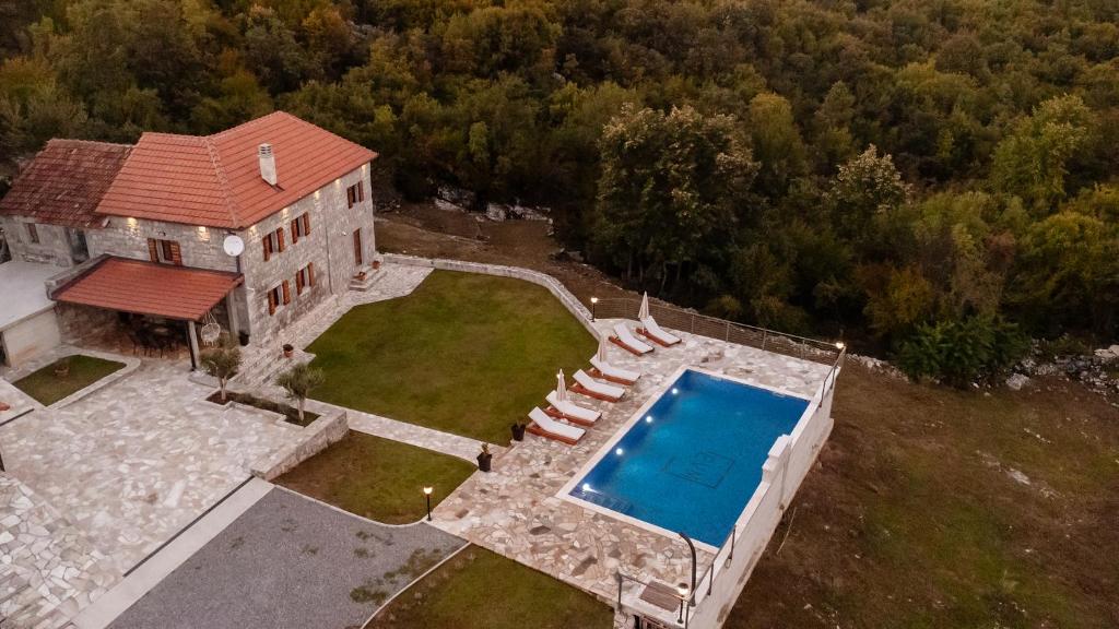 Bazén v ubytování Etno Villa Mokanji nebo v jeho okolí