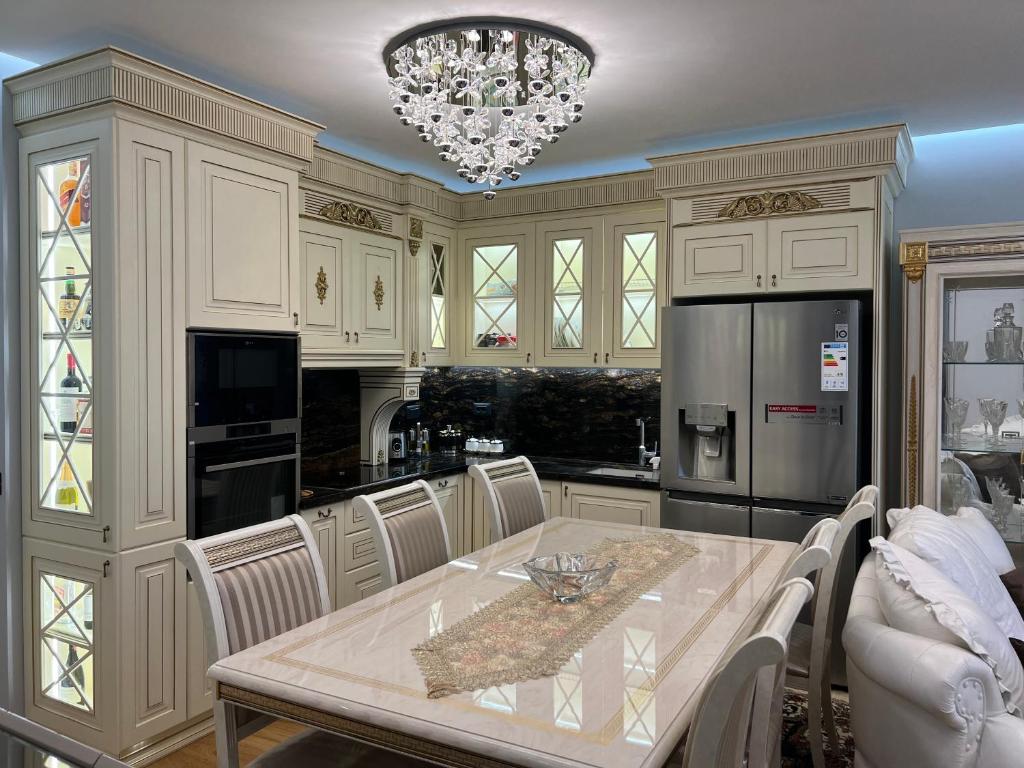 Kuchyň nebo kuchyňský kout v ubytování Dorian Prestige Apartments