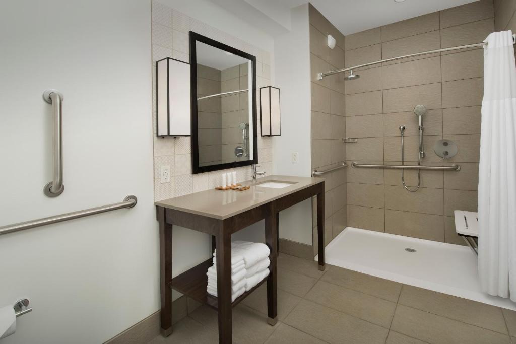 Country Inn & Suites by Radisson, Seattle-Tacoma International Airport, WA photo