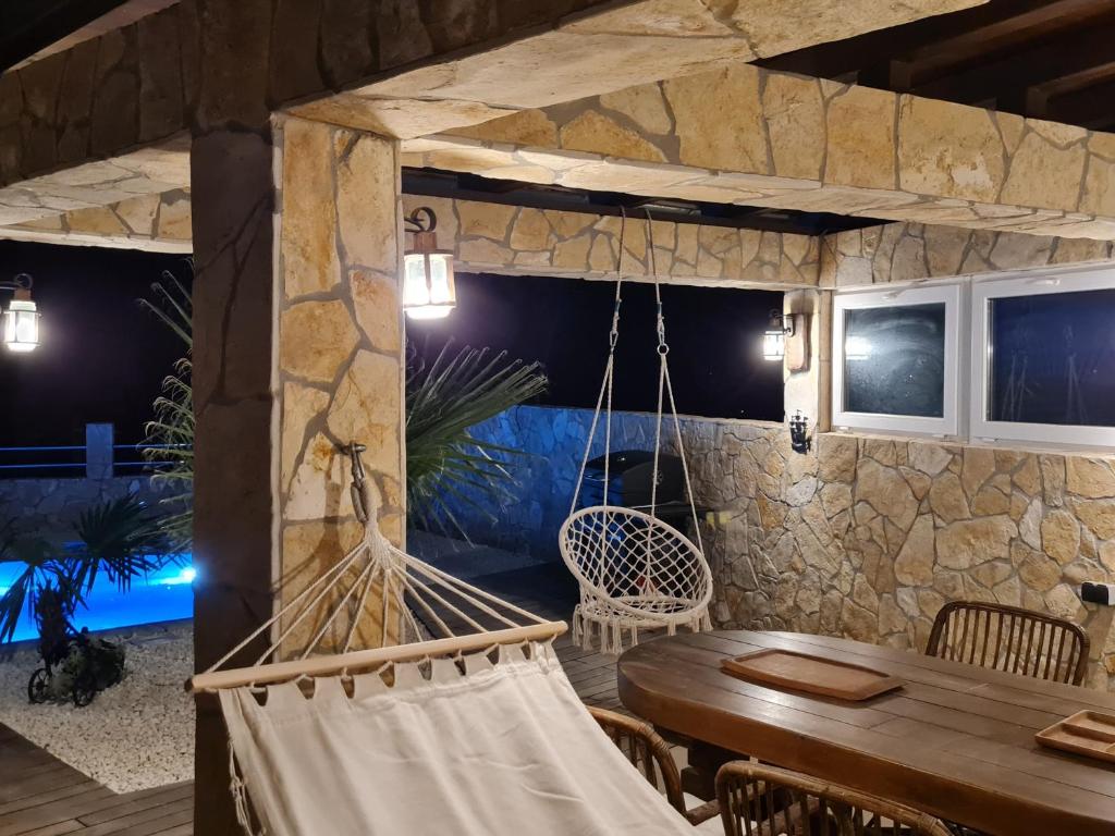 Basen w obiekcie Bellavista Medulin Sea View lub w pobliżu
