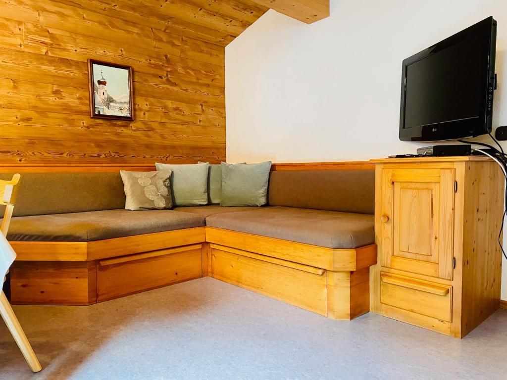 TV a/nebo společenská místnost v ubytování Haus Bitschnau
