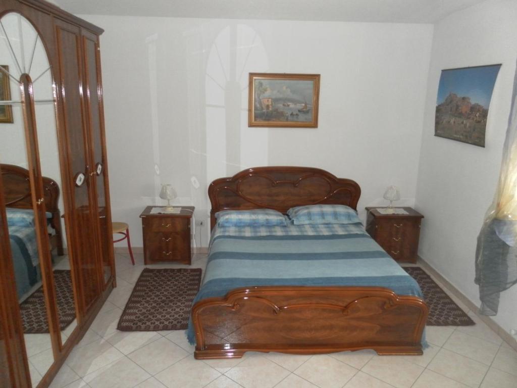 Pietro & Graziella - Double Or Twin Room With Shared Bathroom