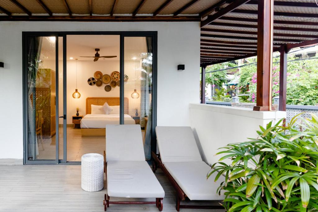 The Watermark Beachside Hotel - 4