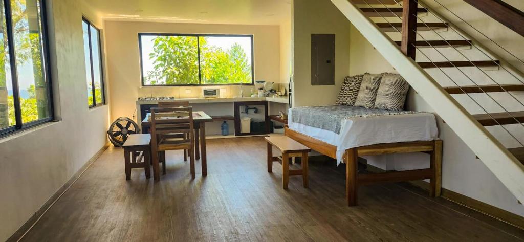 Posezení v ubytování Sunshine Sanctuary Boutique Jungle Lodge