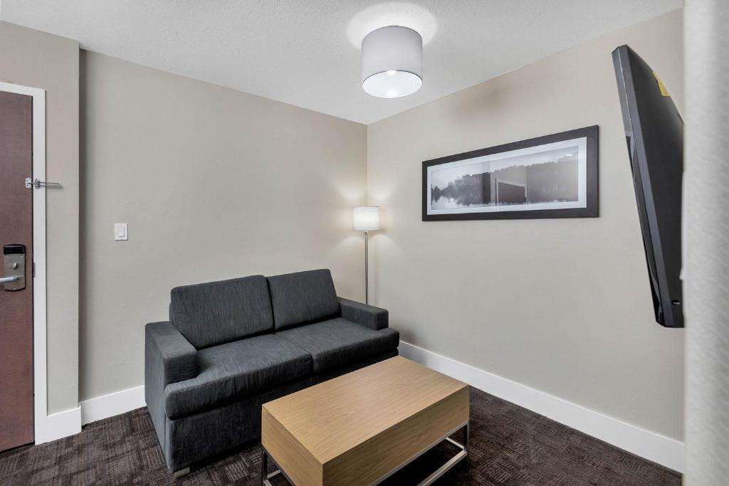 Posezení v ubytování Sandman Hotel Grande Prairie