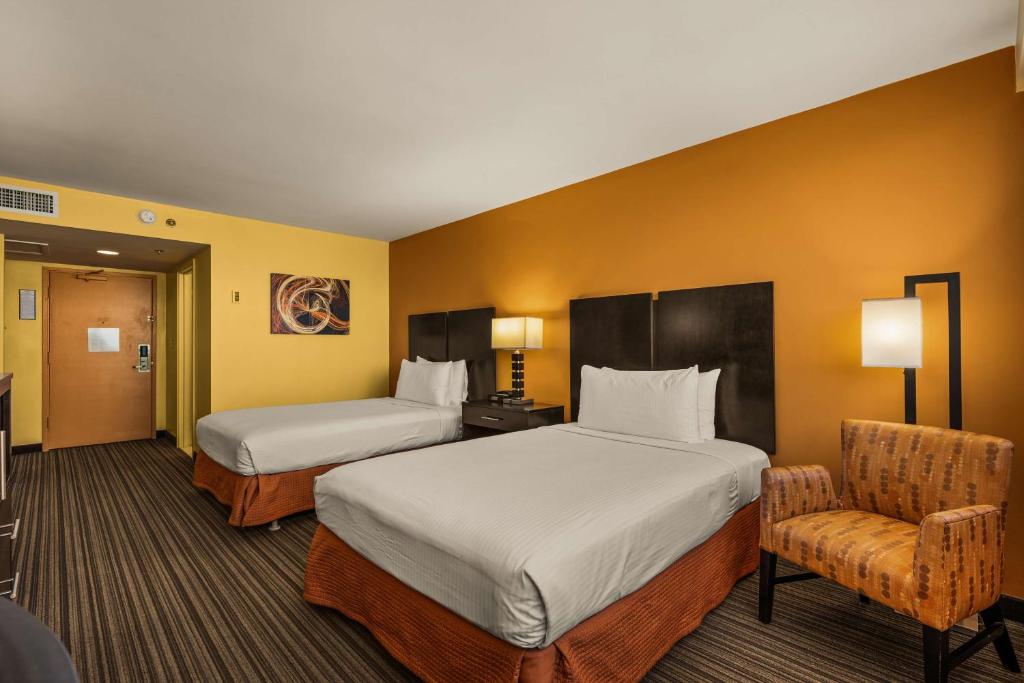 Best Western The Plaza Hotel Honolulu Airport - Free Breakfast - 双床和城市视图的双层房间 - 非吸烟