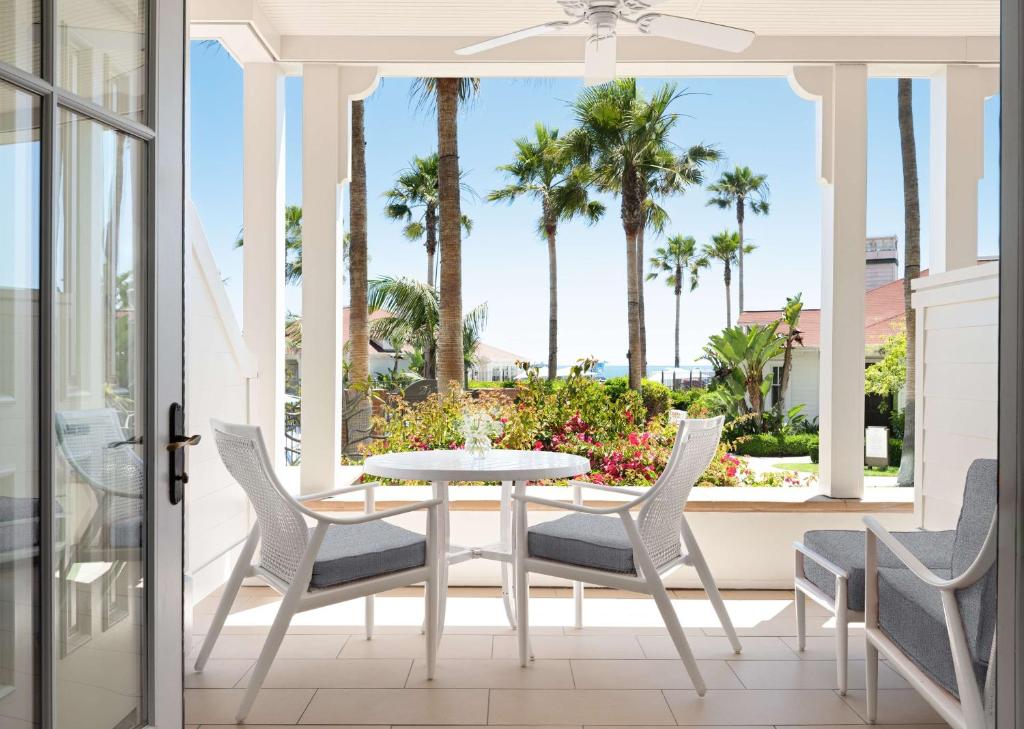 Beach Village at The Del, LXR Hotels & Resorts - Sala De Villa Reina Con Vista