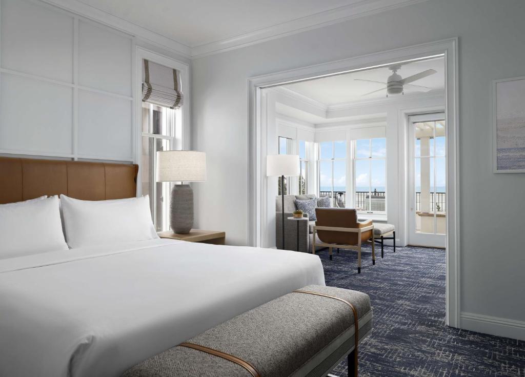Beach Village at The Del, LXR Hotels & Resorts - Junior King Beachfront Cottage Suite