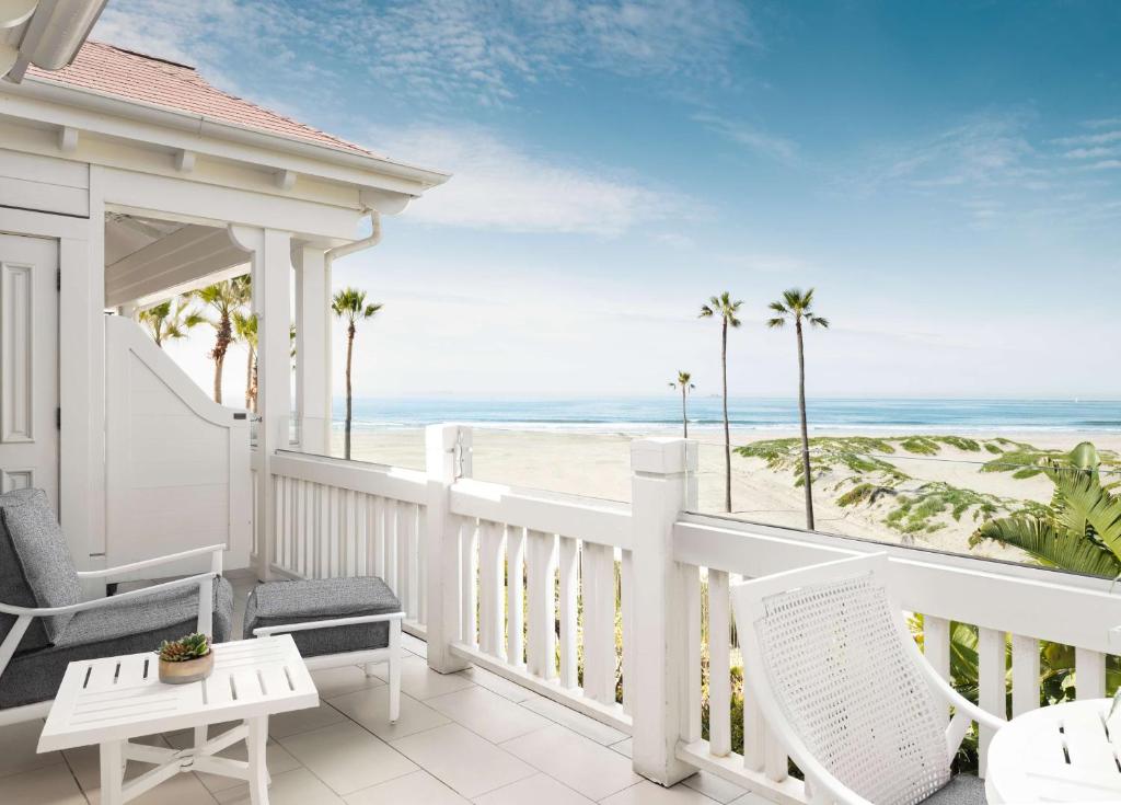 Beach Village at The Del, LXR Hotels & Resorts - Junior King Oceanfront Cottage Suite
