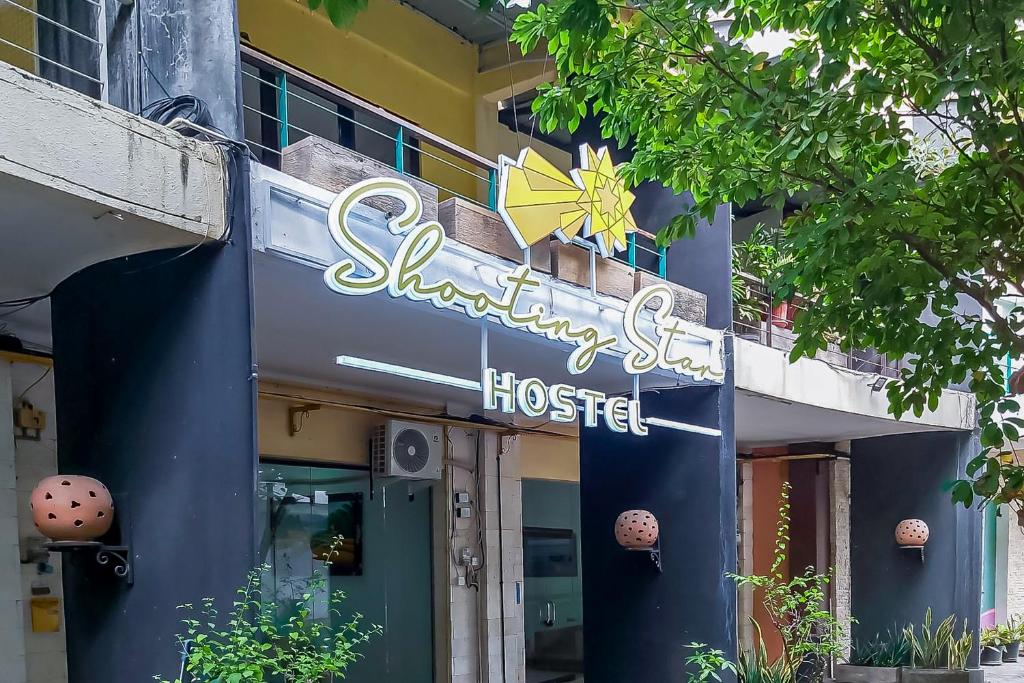 Certifikát, hodnocení, plakát nebo jiný dokument vystavený v ubytování Shooting Star Hostel Kuta RedPartner - mixed dormitory