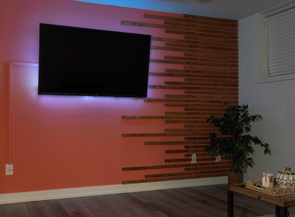 The Komfort Cove, Niagara Falls (updated prices 2024)