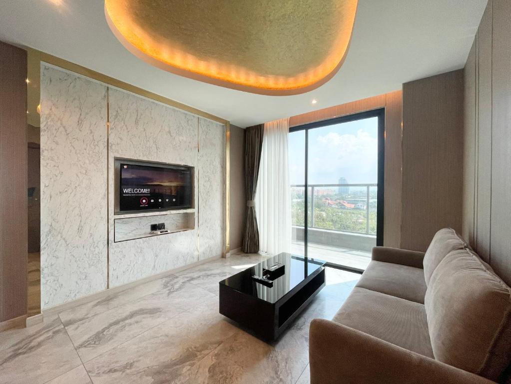 THE TJ HOTEL Pattaya - Resim 8