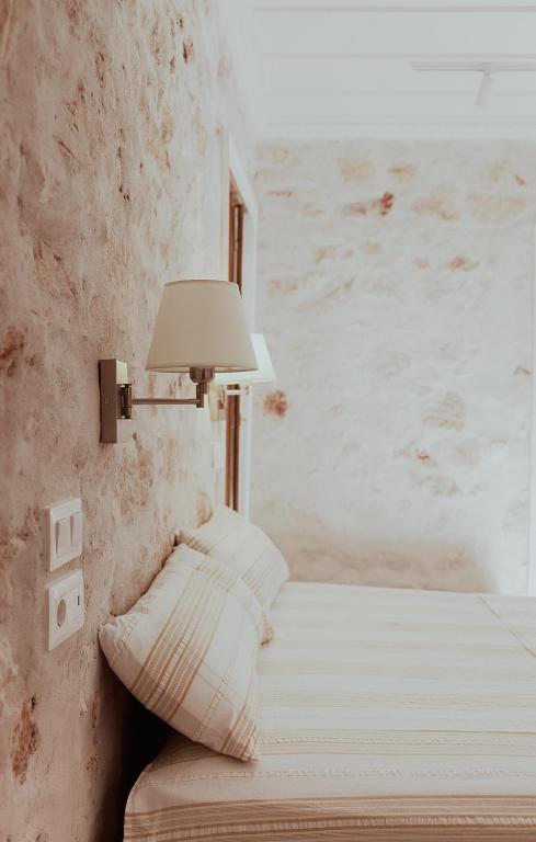 Castellorizon Pensione - Deluxe Tweepersoonskamer Met Balkon