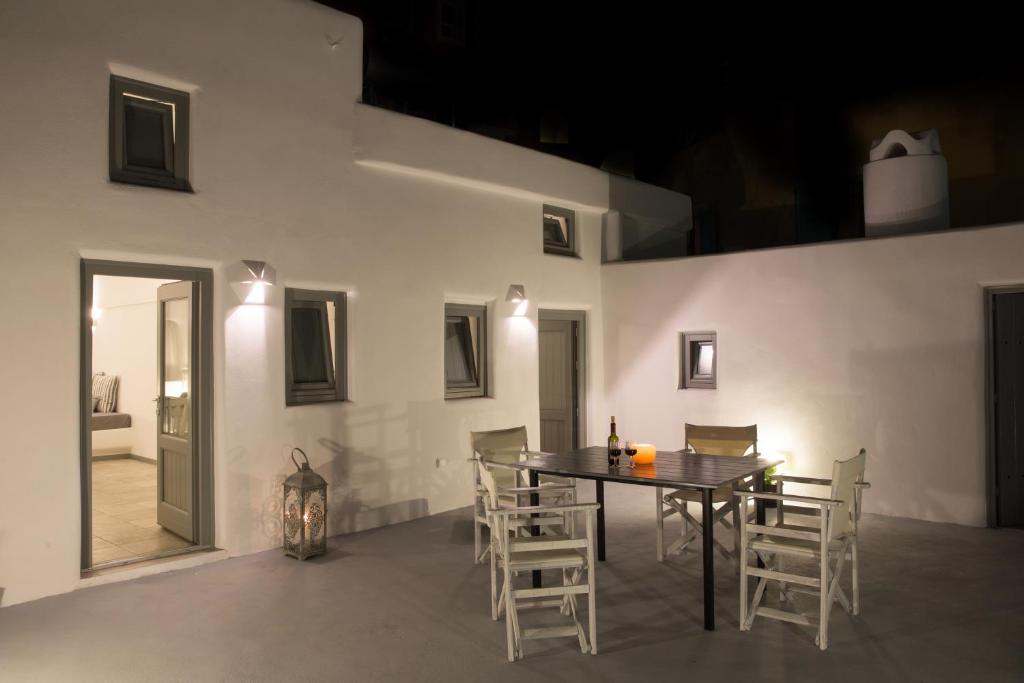 Patio lub wspólna przestrzeń na świeżym powietrzu w obiekcie Il Melograno Traditional Cave House
