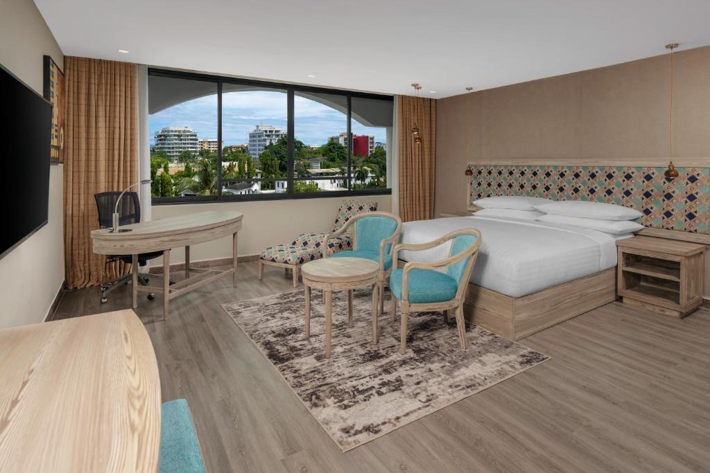 Delta Hotels by Marriott Dar es Salaam - Premium King Suite Con Vista Sulla Città