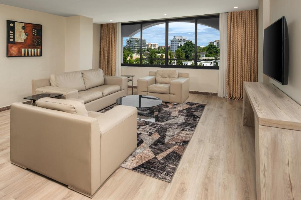 Delta Hotels by Marriott Dar es Salaam - Premium King Suite Con Vista Sull'oceano