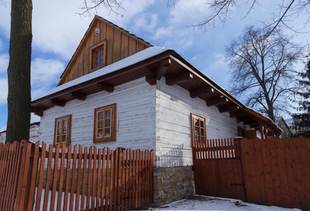 Budova, v ktorej sa horská chata nachádza