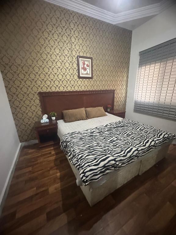 Single room and shared Jeddah داخل شقه مشتركه غرفه وحمام مشترك للرجال