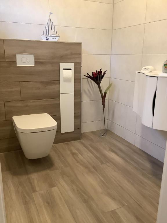 Ein Badezimmer in der Unterkunft Villa di Lago - Ferienhaus mit Sauna