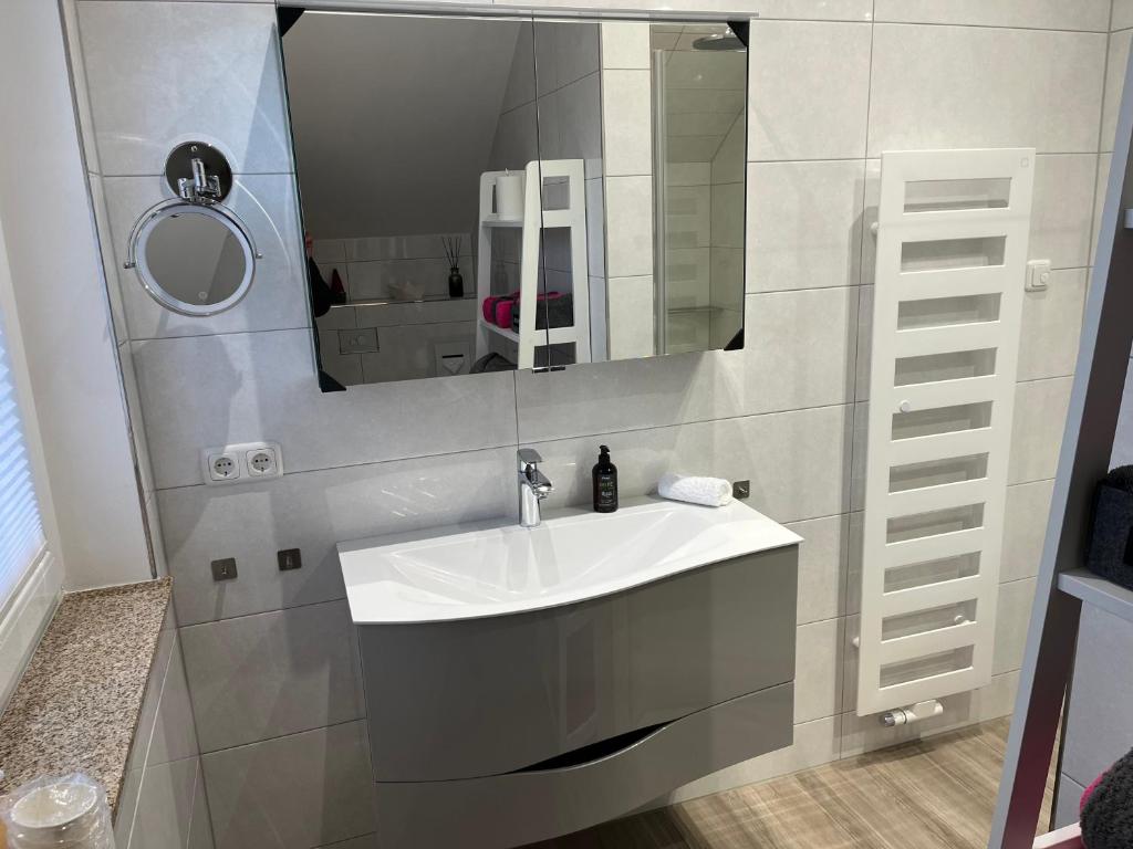 Ein Badezimmer in der Unterkunft Villa di Lago - Ferienhaus mit Sauna
