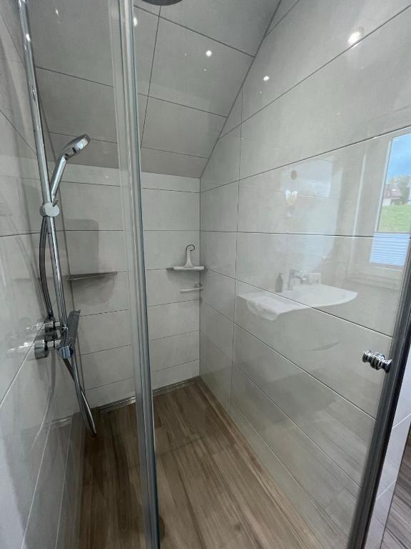 Ein Badezimmer in der Unterkunft Villa di Lago - Ferienhaus mit Sauna
