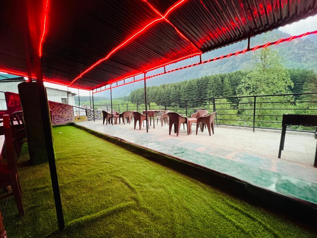 Fotografie z fotogalerie ubytování Hotel Green Link -#Near volvo bus stand #Mountain view #river view #open terrace v destinaci Manāli