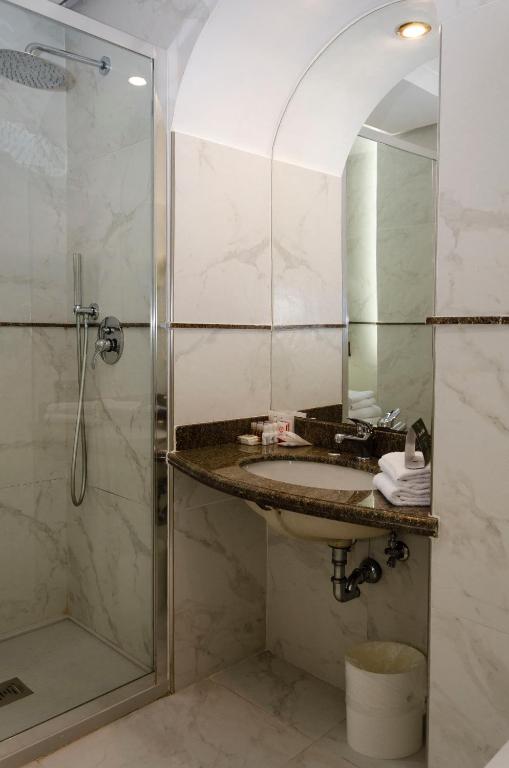 Koupelna v ubytování Hotel Traiano