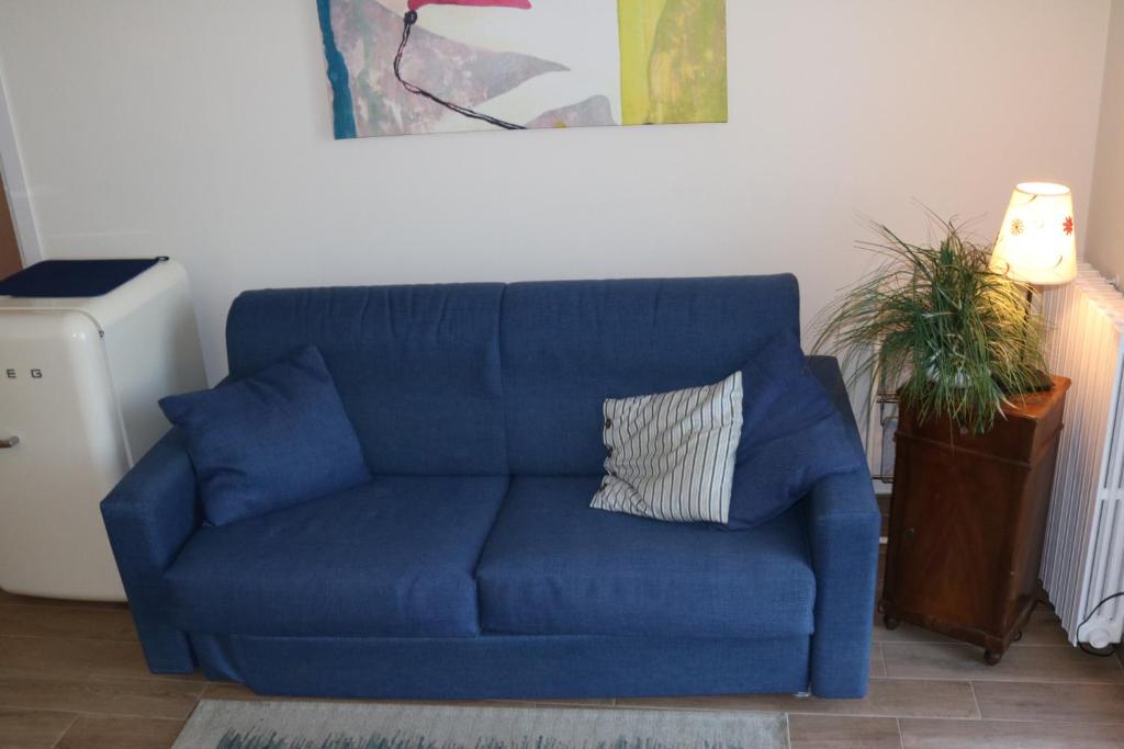 A seating area at Apartments in Lazise/Gardasee 21939