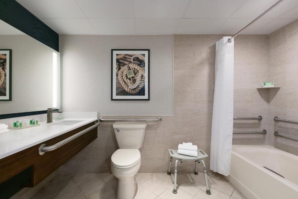 Holiday Inn & Suites Ocean City, an IHG Hotel - 
