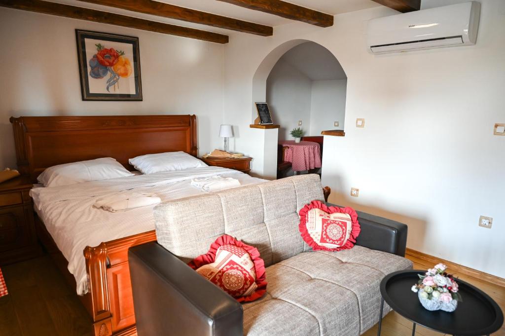 Posteľ alebo postele v izbe v ubytovaní VAL HILLS Rural Holiday House