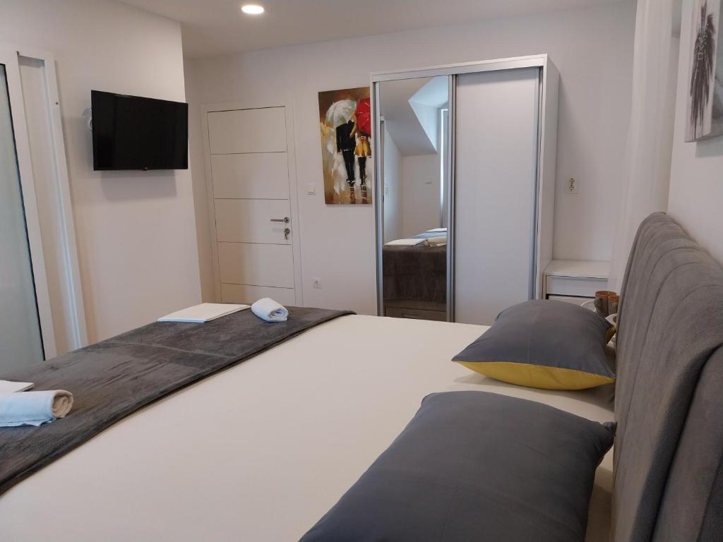 Apartments Rose Loboja - 4