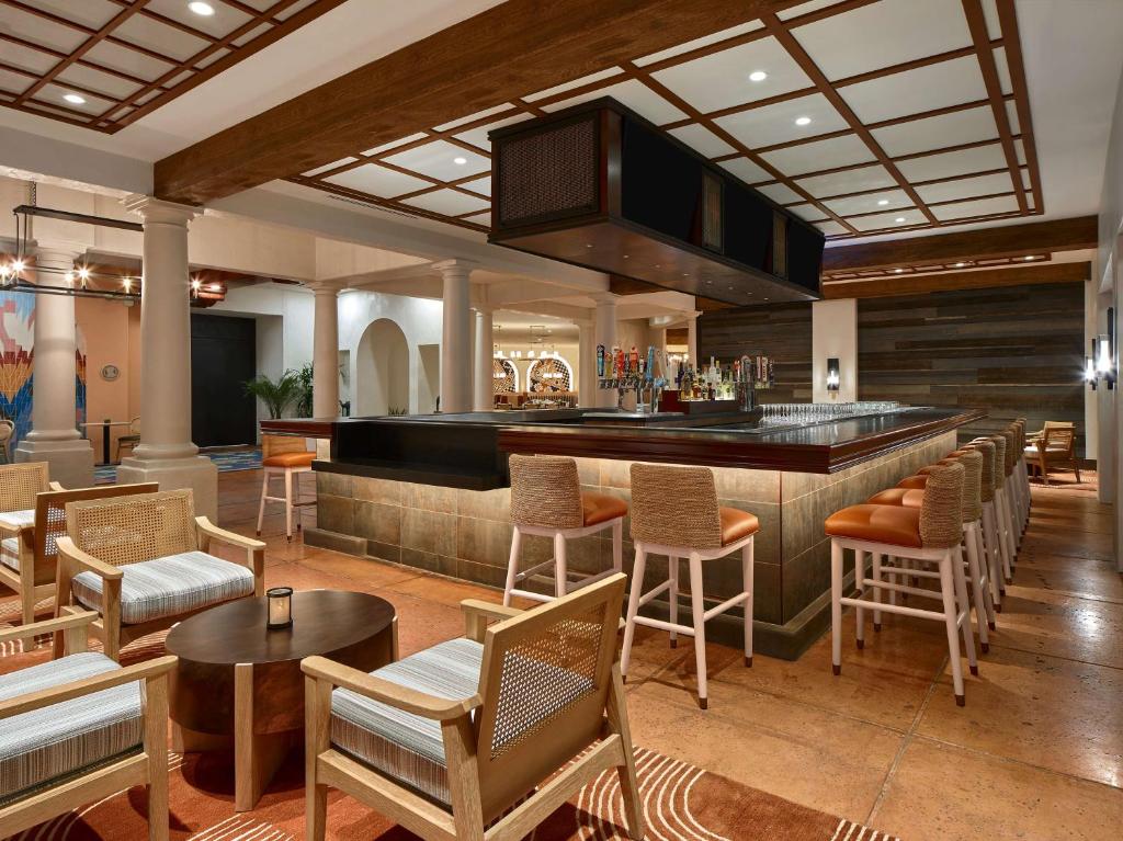Posezení v ubytování The Scottsdale Resort & Spa, Curio Collection by Hilton