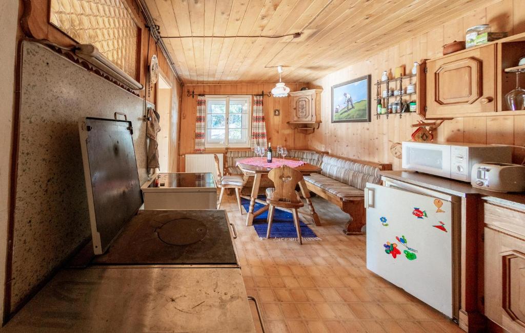 4 Bedroomstunning Home In Lienz