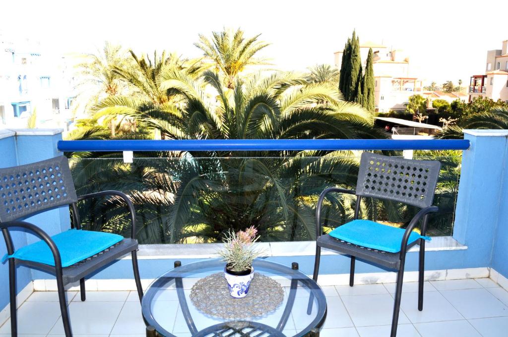 Cala Blanca Studio, by Bookindenia