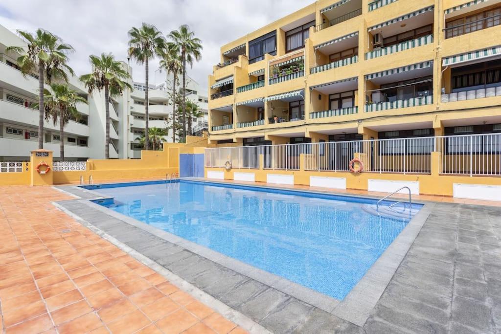 The swimming pool at or close to Estudio Vistamar La Arena