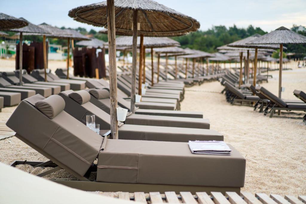 Фотография из галереи Trypiti Resort Blue Dream Palace and Hive Water Park в Лименарии