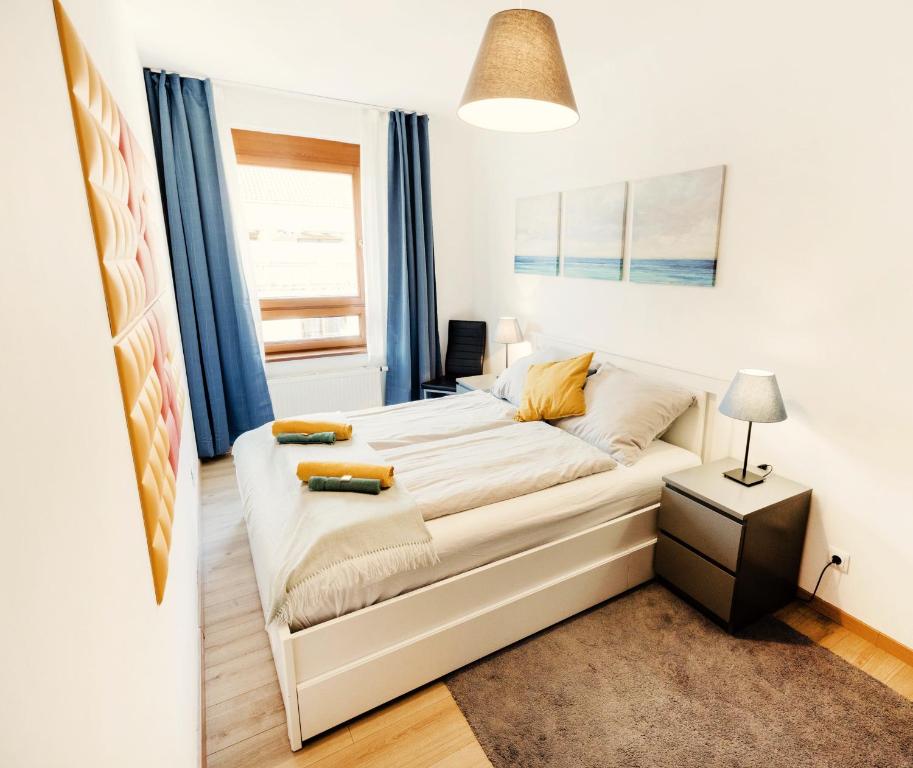 Posteľ alebo postele v izbe v ubytovaní TUSCANY GARDEN-Free PARKING-Balcony-AC- Elevator