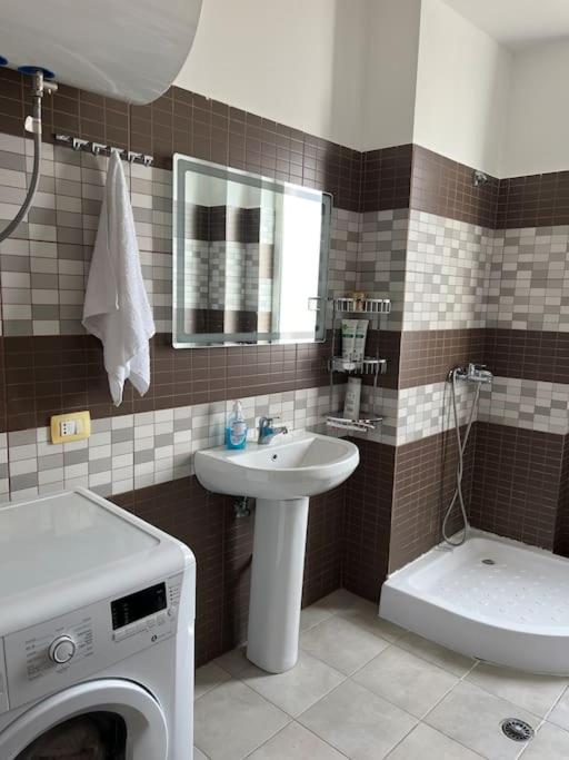 Guest House Shehu - Imazhi 3