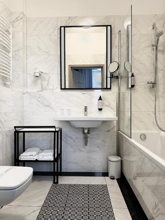 Amber Design Residence - 18