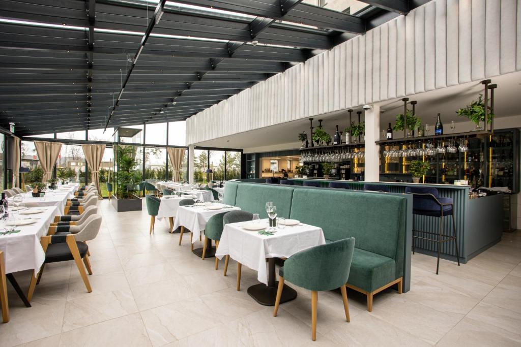 Restaurace v ubytování LMS - La Maison Suisse - Döttingen